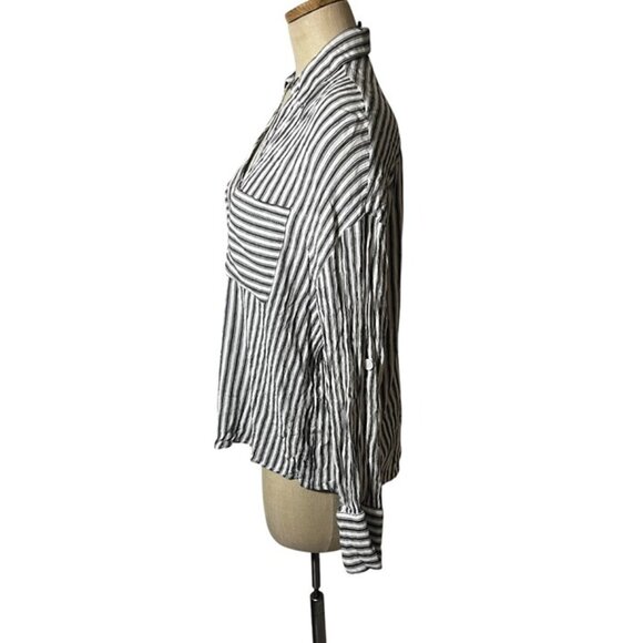 Vici blouse women's L gray white striped loose fit adjustable sleeve button down - Picture 5 of 10